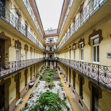 New Dob 53-4 Center * Budapesta