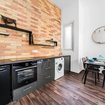 New Dob 53-4 Center Budapest